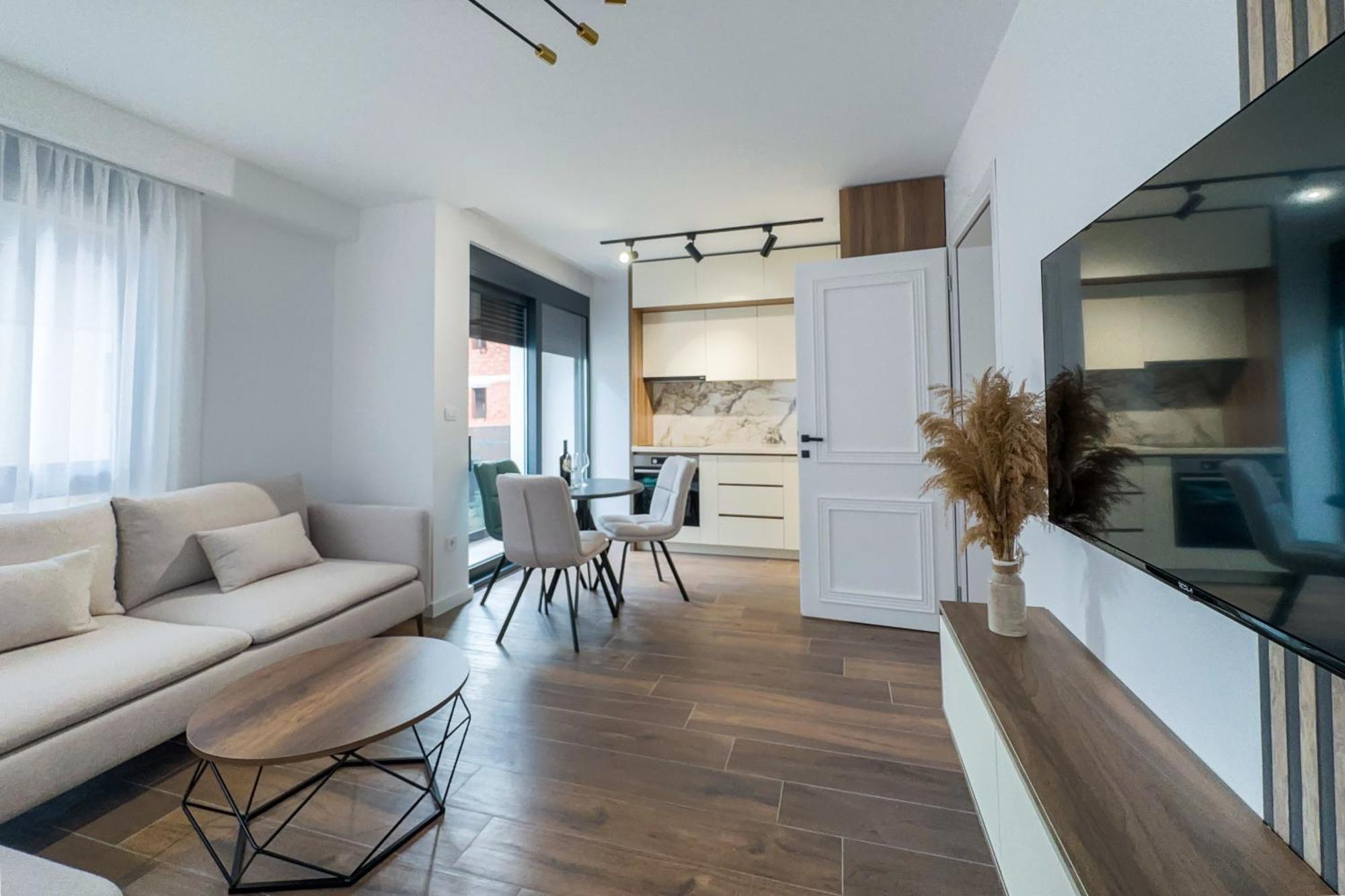 North Apartment *